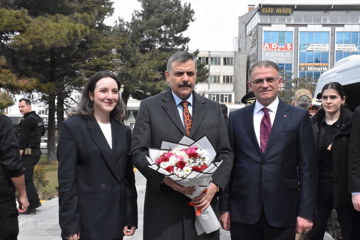 İçişleri Bakanı Çiftçi, Van'da bayramlaşma programına katıldı