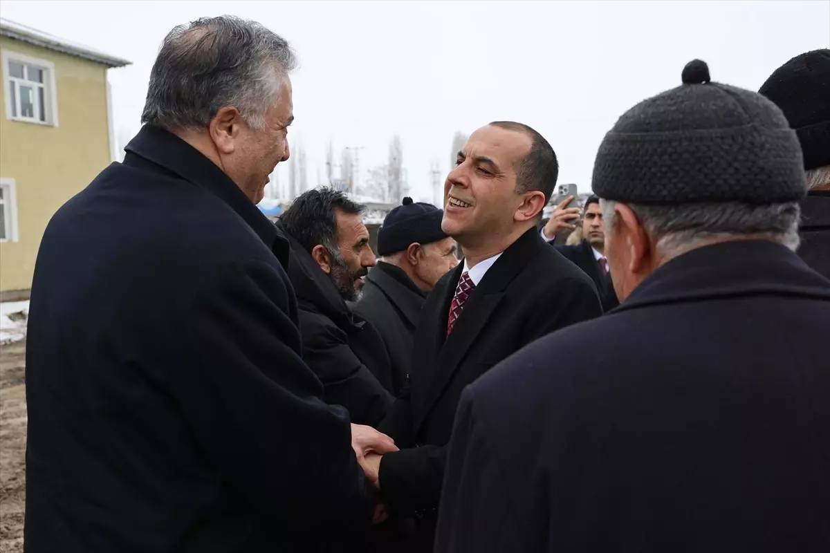 Iğdır'da husumetli aileler Vali Taşolar'ın katılımıyla düzenlenen programda barıştı