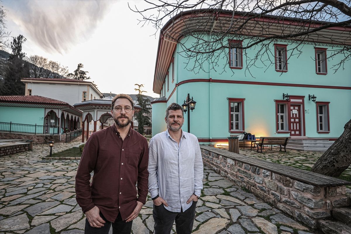 İki arkadaşın kurduğu platform Bursa'nın belleğine dönüştü