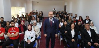 İl Sağlık Müdürü Halil Nacar, Doğu Akdeniz Bölgesel Kariyer Fuarı'nda gençlerle buluştu