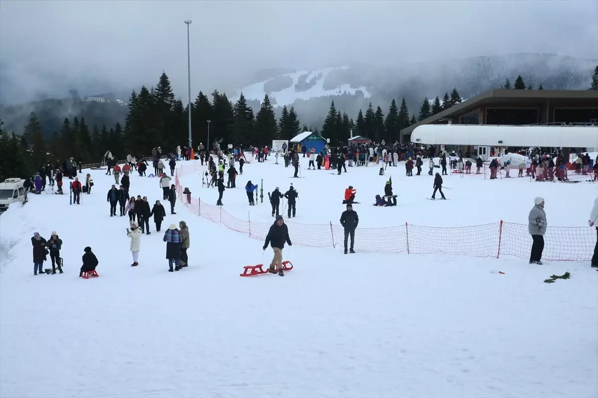 Ilgaz Yurduntepe Kayak Merkezi ziyaretçileri keyifli bir gün geçirdi