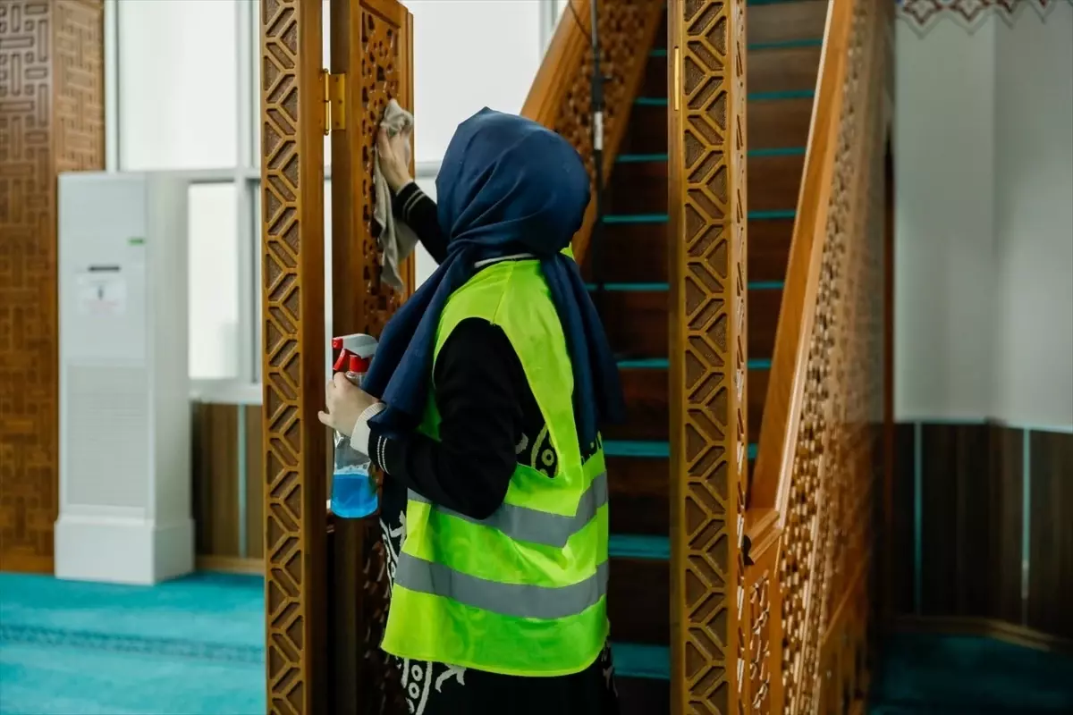 İlkadım'da ibadethaneler ramazan öncesi temizlaniyor