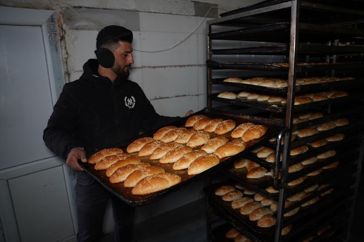 Irak'ın Süleymaniye kentinde iki cami, her gün bin yolcuya iftariyelik ikramında bulunuyor