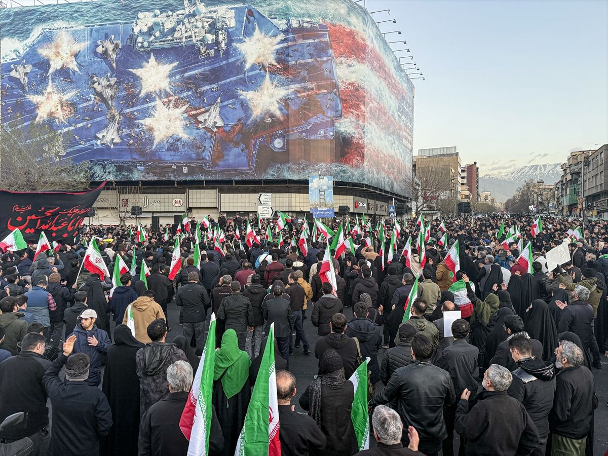 İran devlet televizyonu: 'İran İslam devrimi lideri şehadete ulaştı'