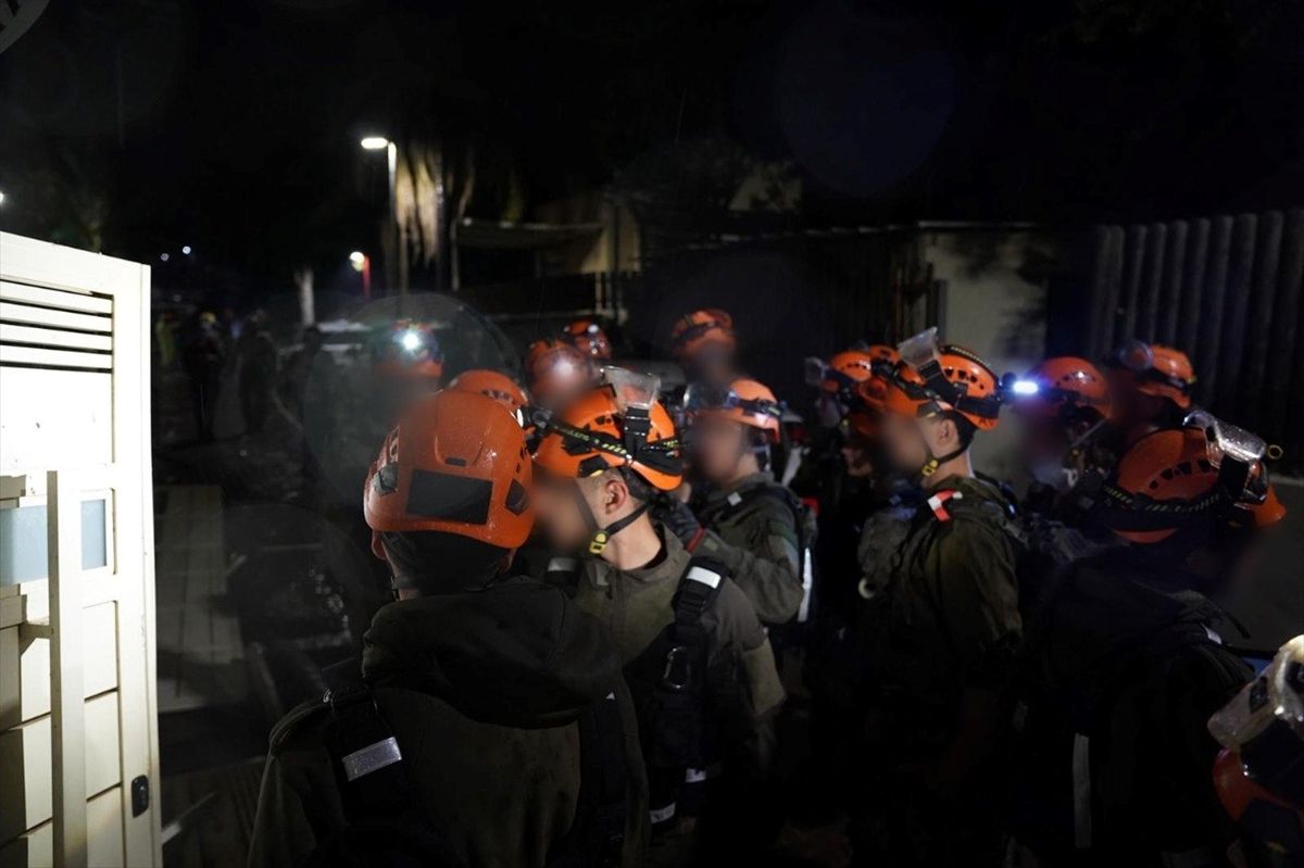 İran'ın, İsrail'in güneyindeki Dimona bölgesine yaptığı misillemede en az 31 kişi yaralandı