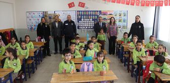 İskenderun İlçe Emniyet Müdürü Güneş kendisine mektup yazan öğrencilerle buluştu