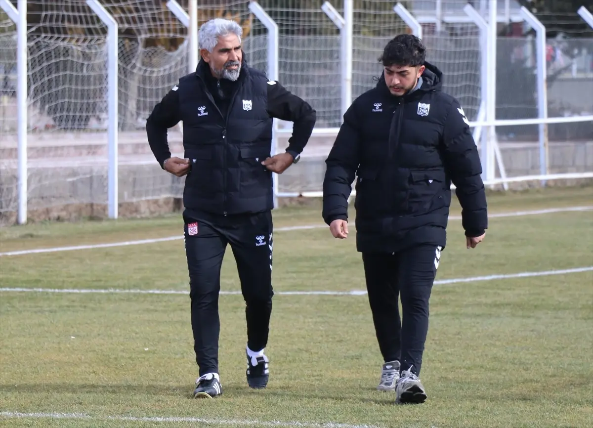 İsmet Taşdemir, 16 yıl sonra geldiği Sivasspor'u yeniden Süper Lig'e çıkarmak istiyor