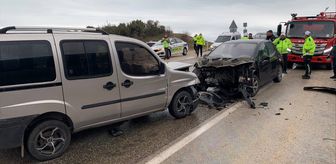 Isparta'da üç otomobilin karıştığı kazada 8 kişi yaralandı