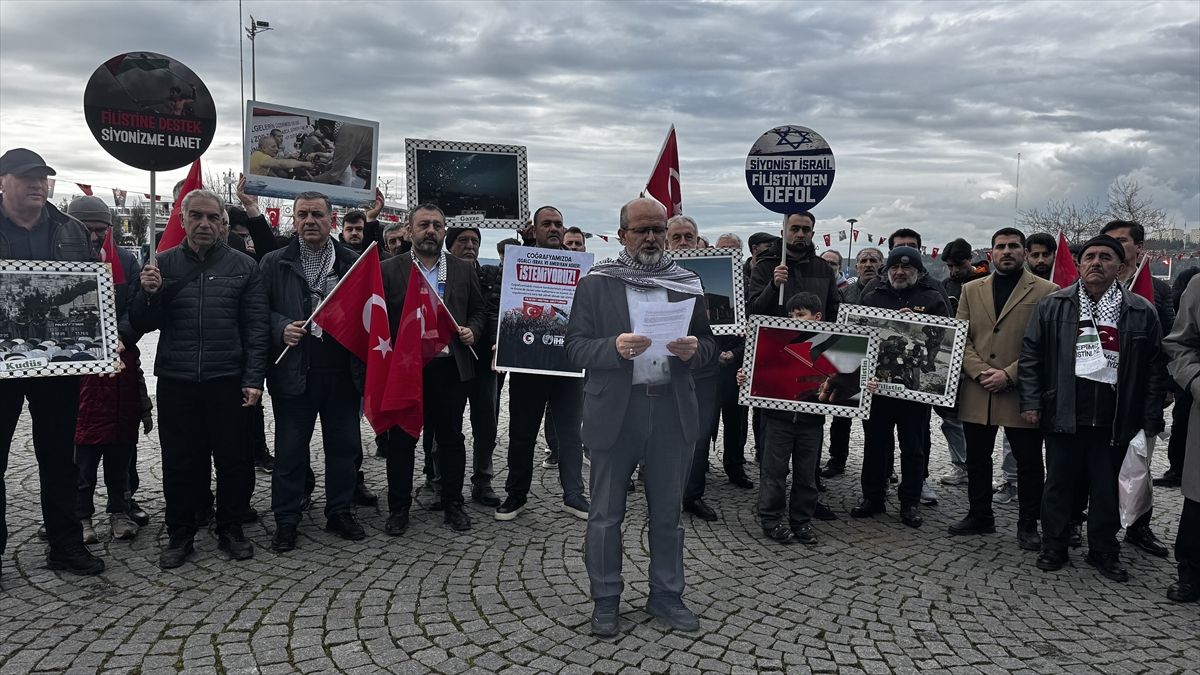 İsrail'in Gazze'ye yönelik saldırıları Çanakkale'de protesto edildi
