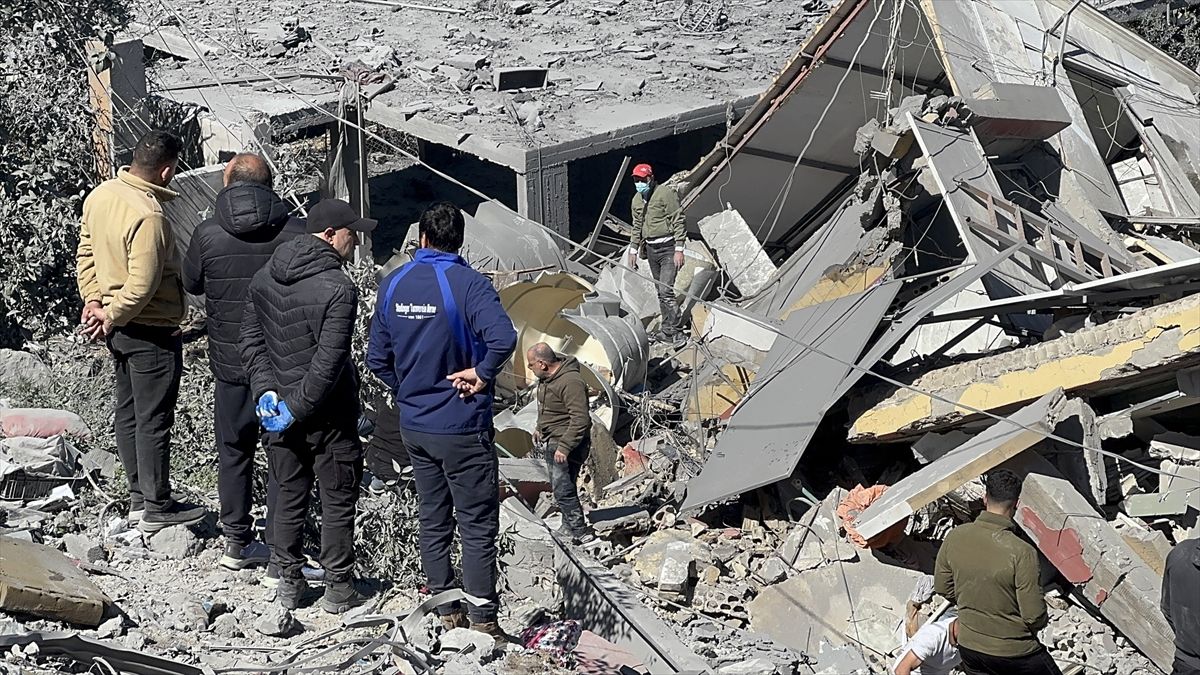 İsrail'in Lübnan'ın güneyi ve başkent Beyrut'a düzenlediği saldırılarda 43 kişi hayatını kaybetti