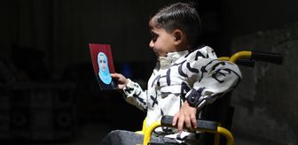 İsrail saldırısı sonucu tekerlekli sandalyeye mahkum olan Gazzeli çocuk, arkadaşları gibi koşup oynamak istiyor