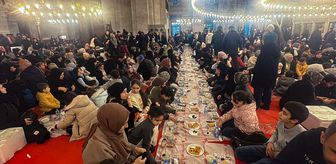 İstanbul'da çocuk iftarı programı düzenlendi