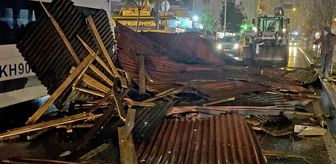İstanbul'da fırtına hayatı olumsuz etkiledi