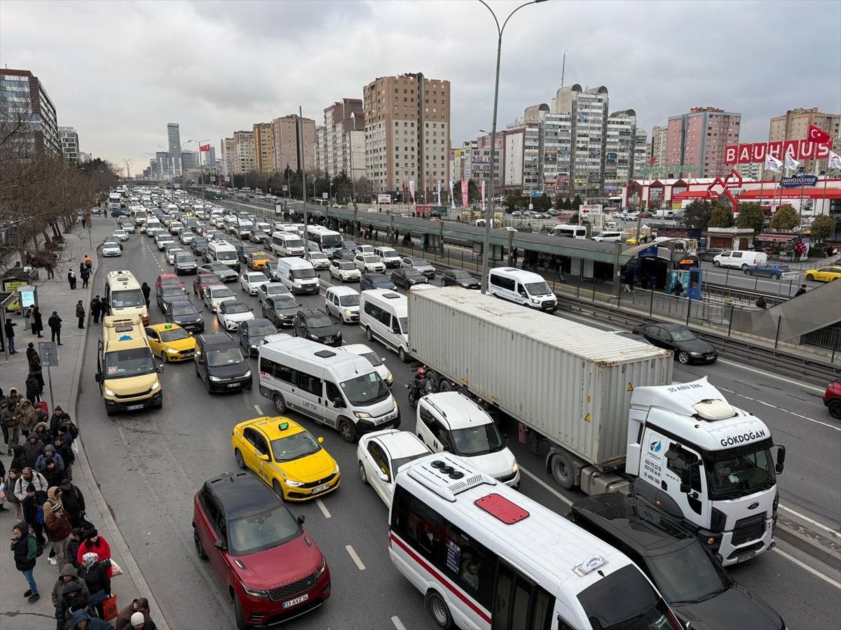 İstanbul'da iftar öncesi trafik yoğunluğu yüzde 89'a çıktı