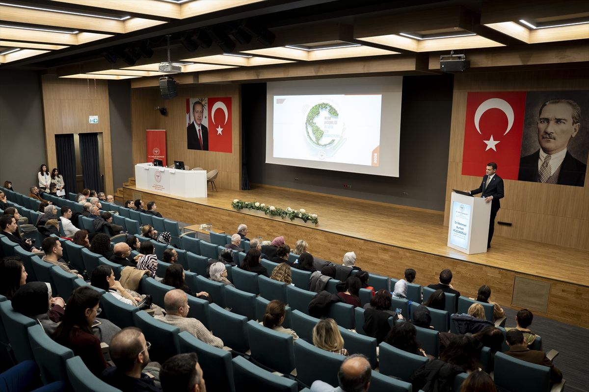İstanbul'da "İklim Değişikliği ve Sıfır Atık Sempozyumu" düzenlendi