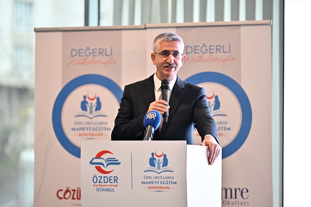 İstanbul'da "Manevi Eğitim Konferansı" düzenlendi