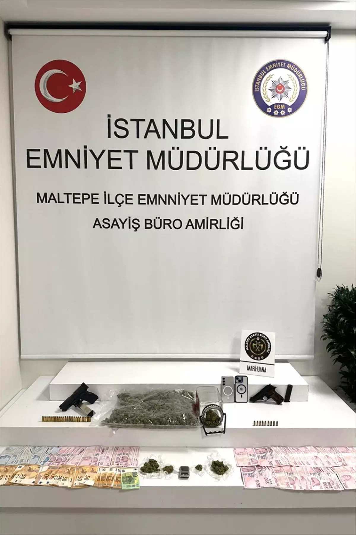 İstanbul'da uyuşturucu operasyonunda yakalanan 3 şüpheliden 1'i tutuklandı