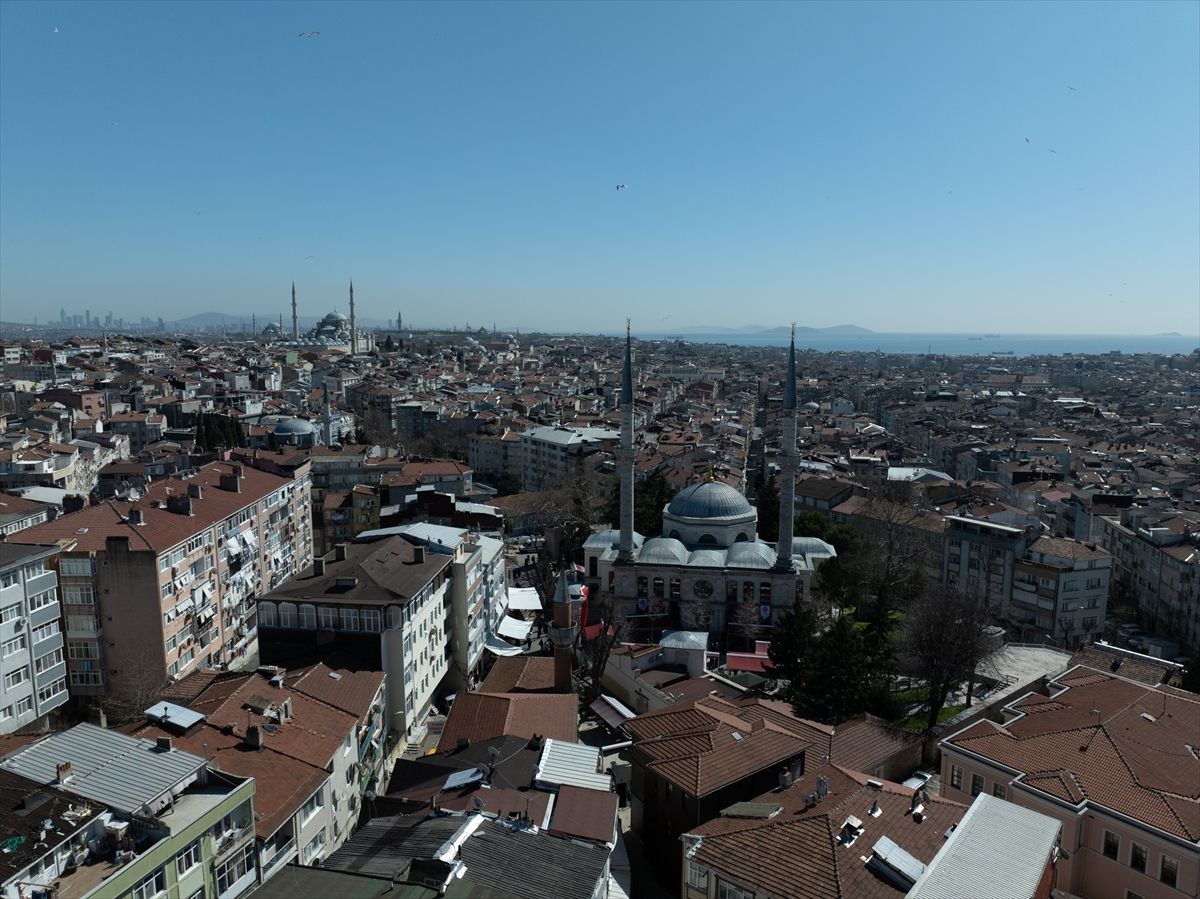 İSTANBUL'UN SELATİN CAMİLERİ - Hırka-i Şerif'in muhafaza edildiği cami: Hırka-i Şerif Camisi