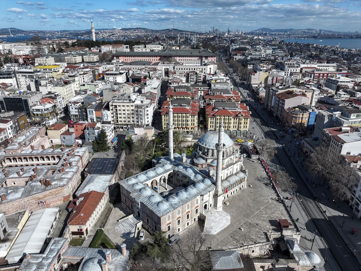 İSTANBUL'UN SELATİN CAMİLERİ - Osmanlı'nın İstanbul'daki son selatin külliyesi: Laleli Camisi