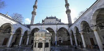 İSTANBUL'UN SELATİN CAMİLERİ - Üsküdar'ın silüetinde üç asırlık estetik miras Valide-i Cedid Camisi