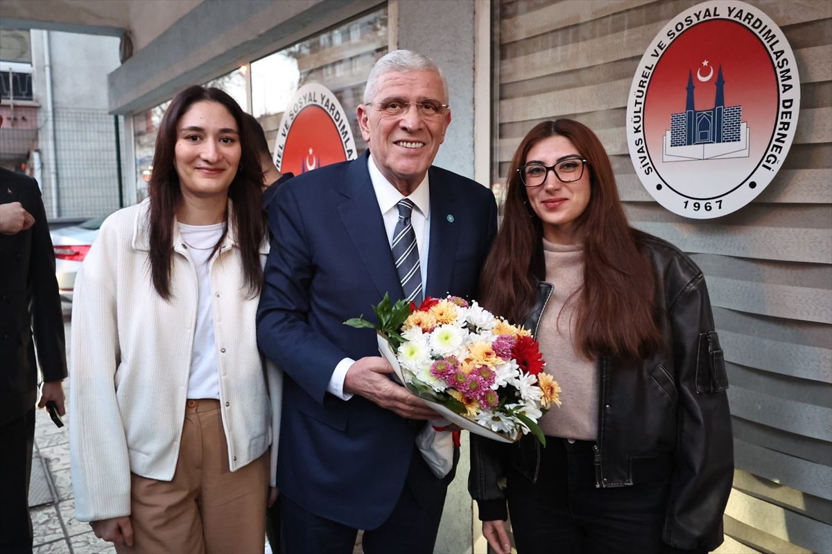 İYİ Parti Genel Başkanı Dervişoğlu, öğrenci yurdunda iftara katıldı