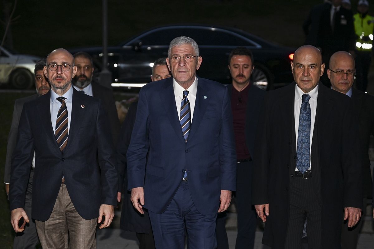 İYİ Parti Genel Başkanı Dervişoğlu, partisinin milletvekilleriyle iftarda bir araya geldi