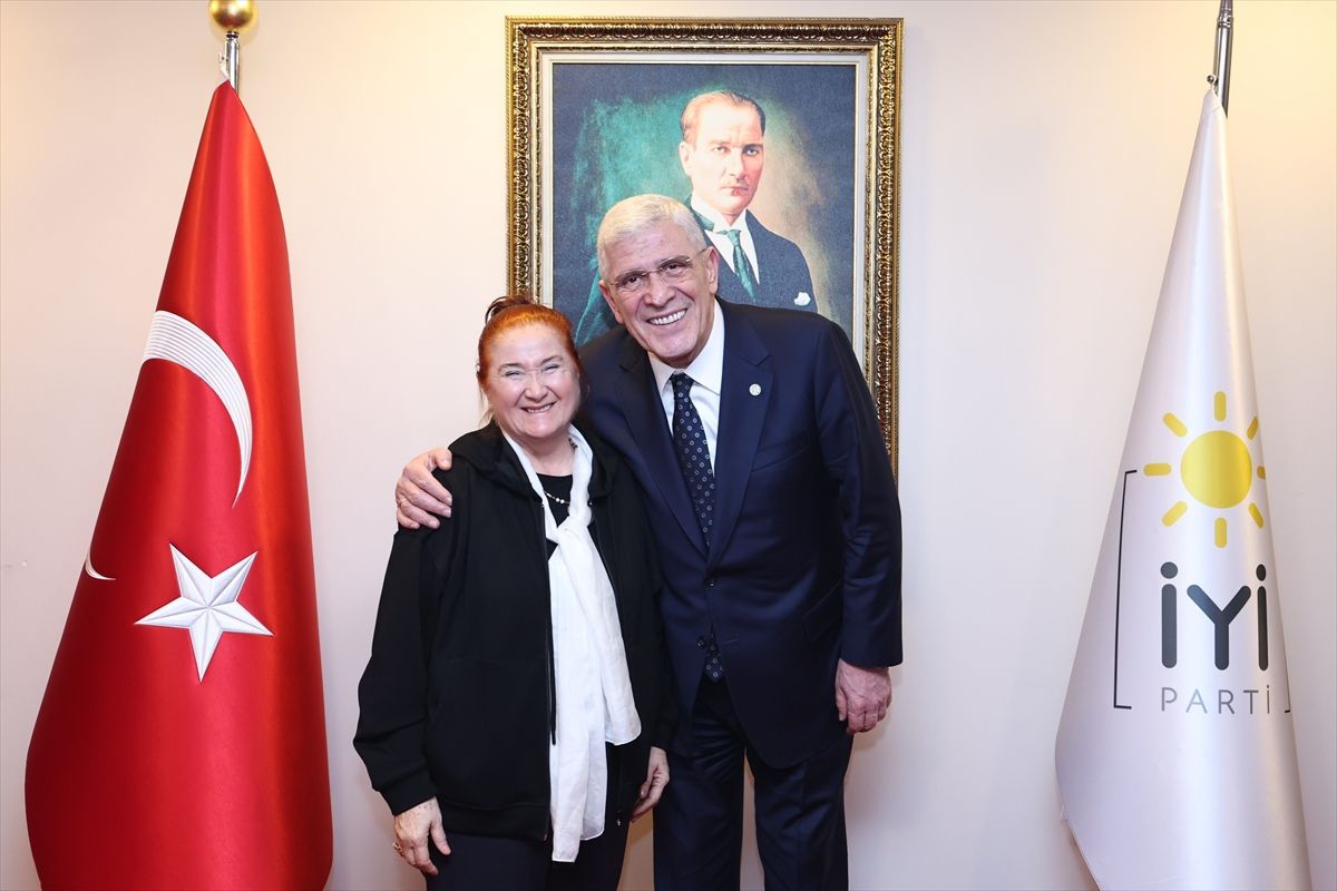Müsavat Dervişoğlu ve Sabahat Akkiraz Buluştu