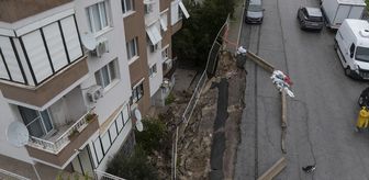 İzmir'de istinat duvarı çöken bina sakinleri sorunun çözülmesini istiyor