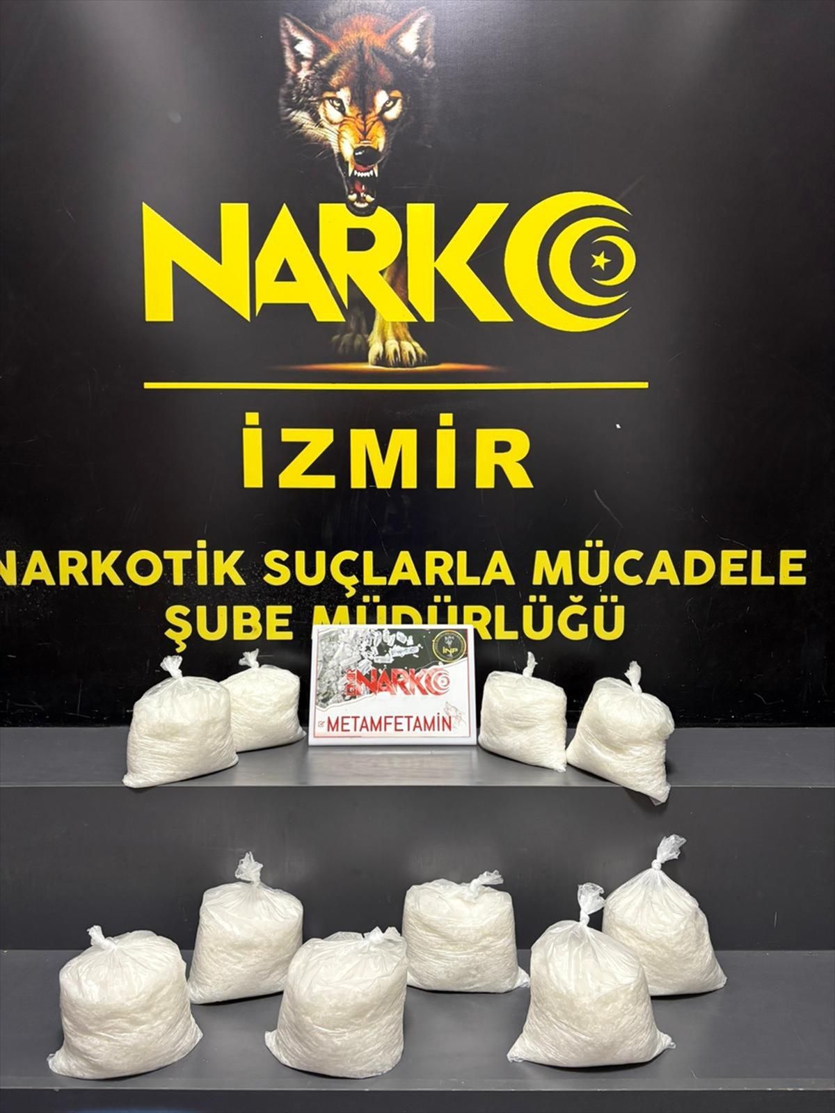 İzmir'de kargo paketinde 9 kilo 620 gram sentetik uyuşturucu ele geçirildi