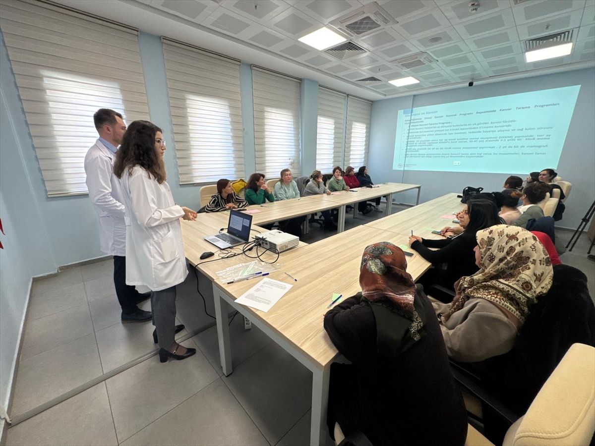 İzmir'de "Menopoz Okulu" eğitimleri başladı