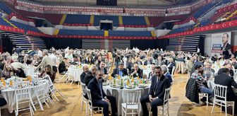 İzmir'de yaşayan Manisalılar, iftar programında bir araya geldi