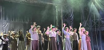'Jekyll ve Hyde Müzikali' yenilenen kadrosuyla seyirci karşısına çıktı