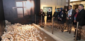 Kalyon Kültür'de Filistin'e destek amacıyla 'Sessiz Ayakkabılar' sergisi açıldı