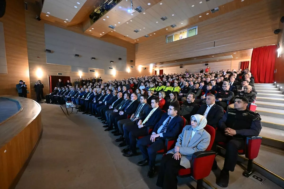 Kamu Başdenetçisi Akarca, 'Ombudsman Düzcelilerle Buluşuyor' programında konuştu Açıklaması