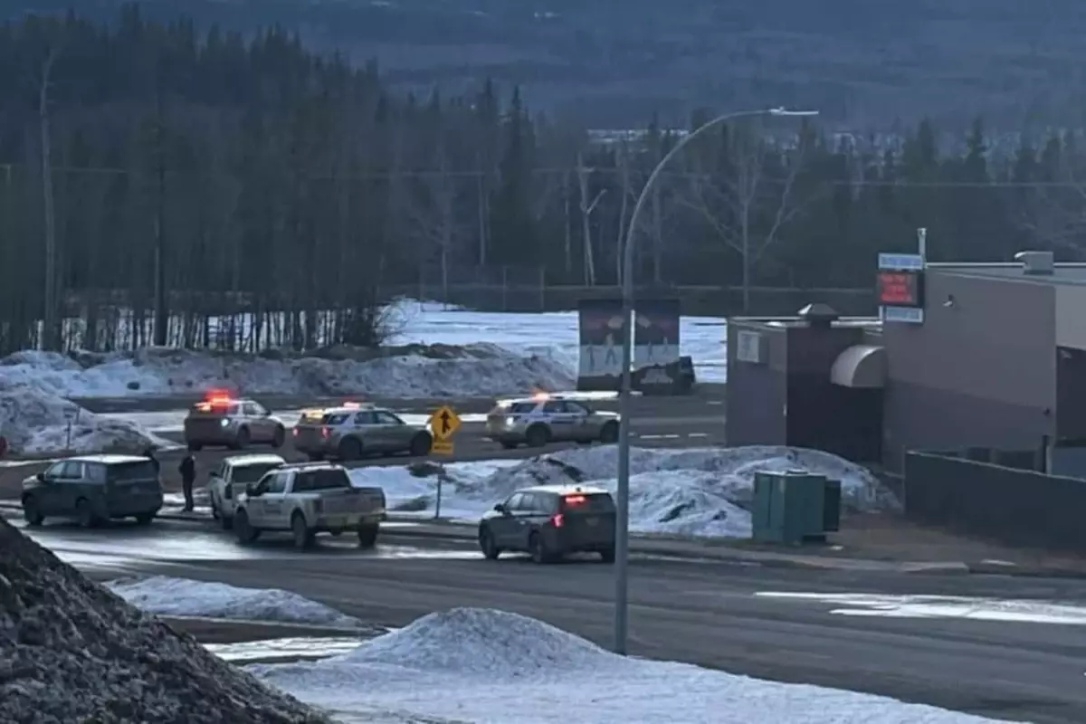 Kanada'da liseye silahlı saldırı! En az 10 kişi hayatını kaybetti