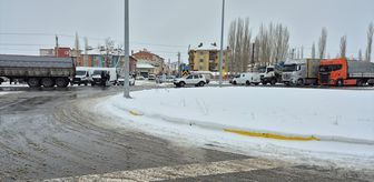 Kar ve tipi nedeniyle kapanan Sivas-Malatya kara yolu ulaşıma açıldı