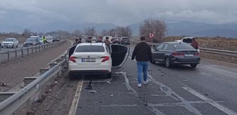 Karabük'te el freni çekilmeyen otomobilin karıştığı kazada 1 kişi öldü, 3 kişi yaralandı
