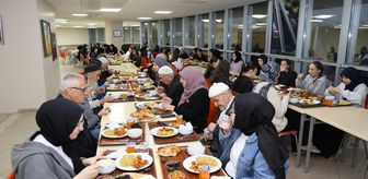 Karabük'te öğrenciler ve huzurevi sakinleri iftarda buluştu