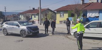 Karabük'te otomobil ile SUV tipi aracın çarpıştığı kazada 3 kişi yaralandı