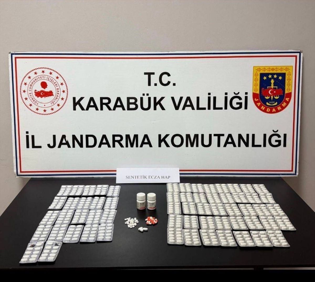 Karabük'te uyuşturucu operasyonlarında 4 şüpheli gözaltına alındı