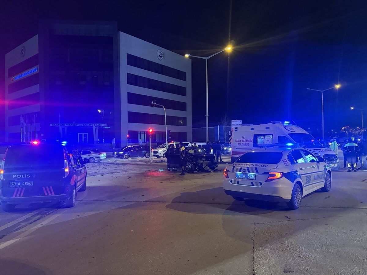 Karaman'da polisten kaçan şüphelilerin karıştığı trafik kazasında 3 kişi yaralandı