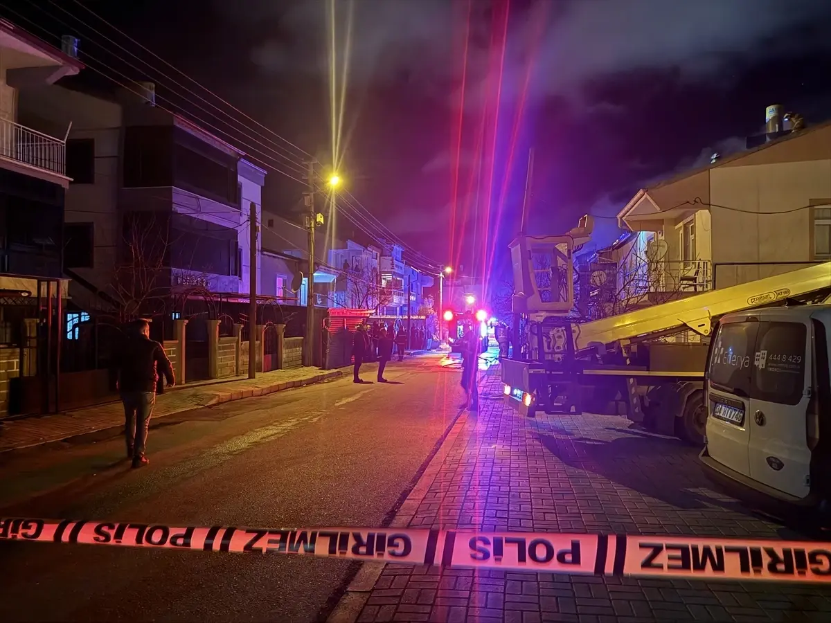 Karaman'da yangında dumandan etkilenen 3 kişi hastaneye kaldırıldı