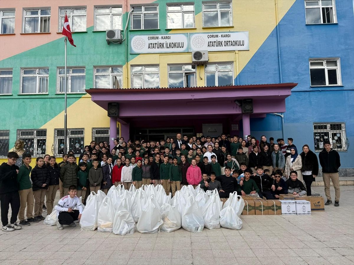 Kargı'da öğrenciler ihtiyaç sahipleri için ramazan kolileri hazırladı