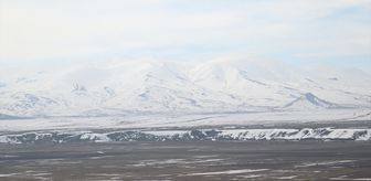 Karların erimeye başladığı Ağrı Ovası dronla görüntülendi