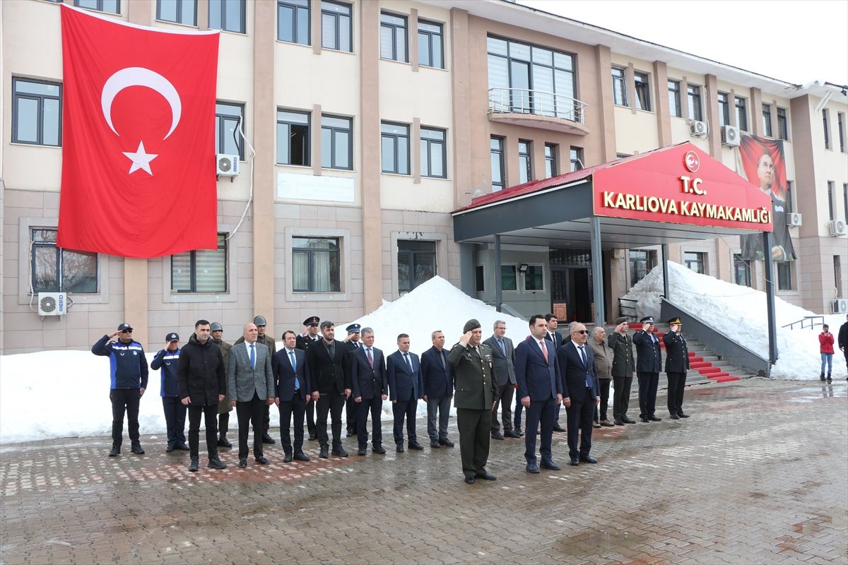 Karlıova'da 18 Mart Şehitleri Anma Günü ve Çanakkale Deniz Zaferi dolayısıyla tören yapıldı