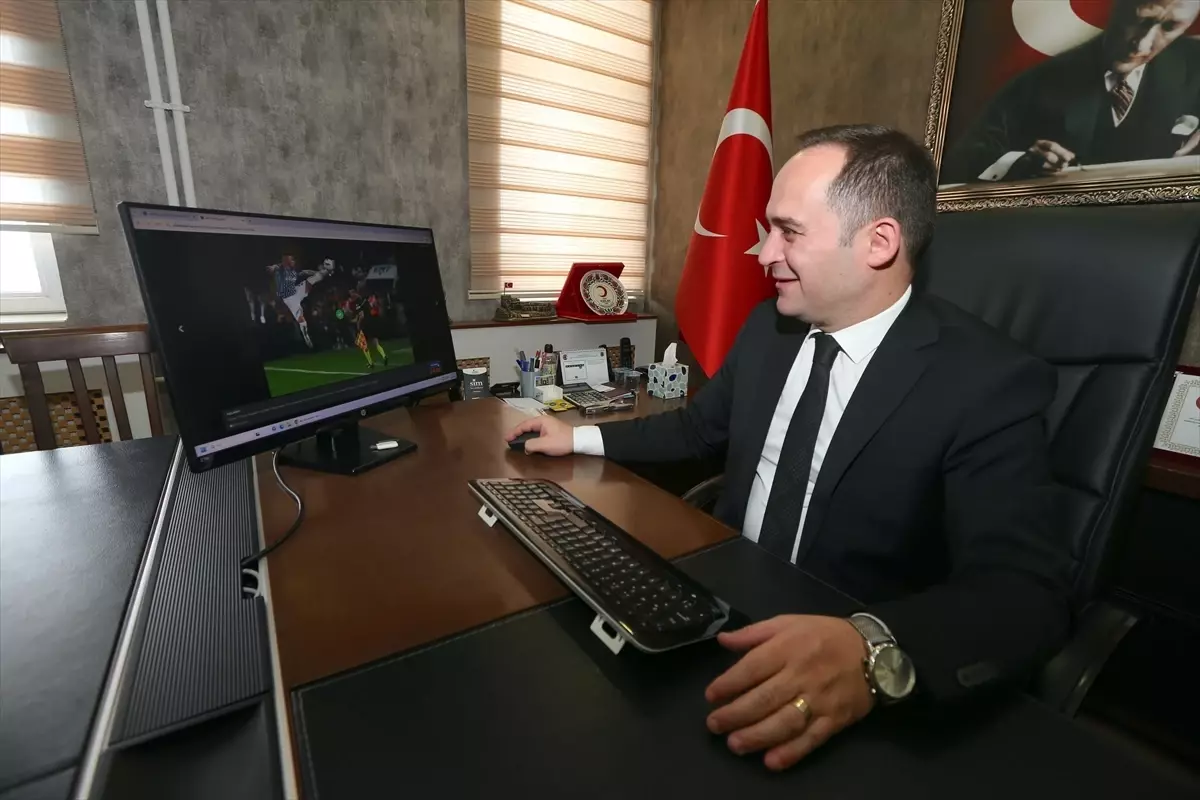 Kars Cumhuriyet Başsavcısı Çepni, AA'nın 'Yılın Kareleri' oylamasına katıldı