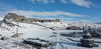 Kars ile Ardahan'da kar ve soğuk hava etkili oldu