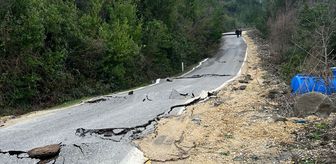 Kastamonu'da Cide-Doğanyurt kara yolu heyelan nedeniyle ulaşıma kapandı