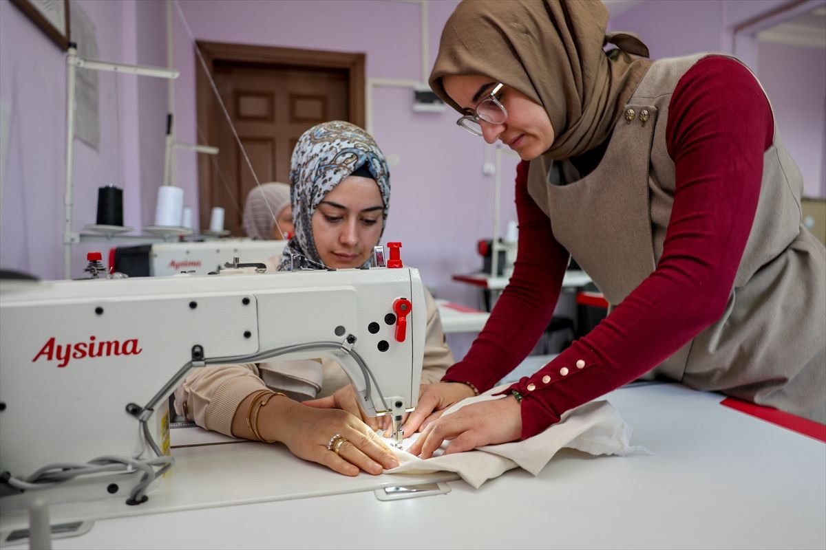 Kastamonu'da kursiyer kadınlar hem çevreye hem aile ekonomisine katkı sağlıyor