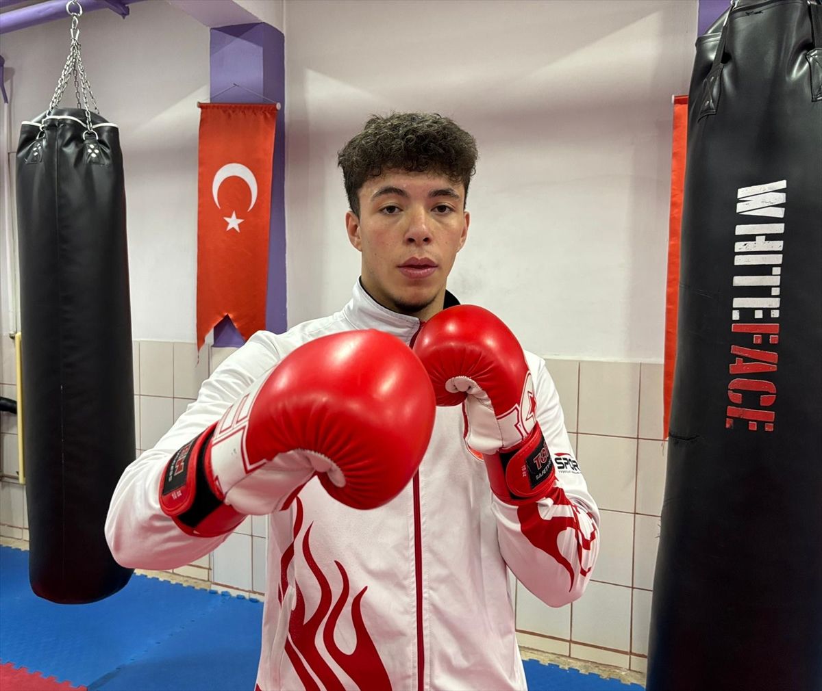 Kaygı bozukluğu sorununu yenmek için başladığı kick boksta milli sporcu olmayı başardı